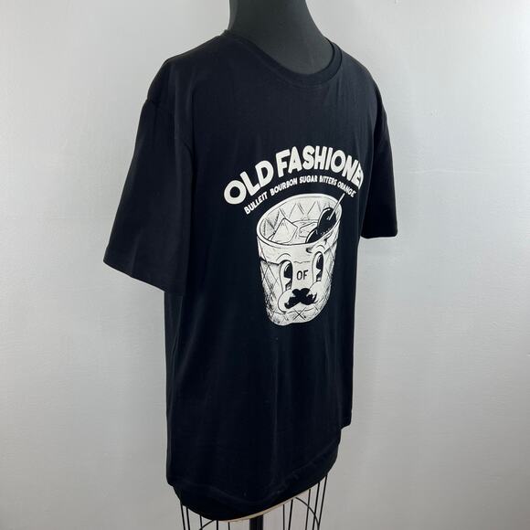 THE DUDES Bear Essentials Black Old Fashioned Drink Crewneck Casual T-Shirt Sz M - Picture 3 of 7